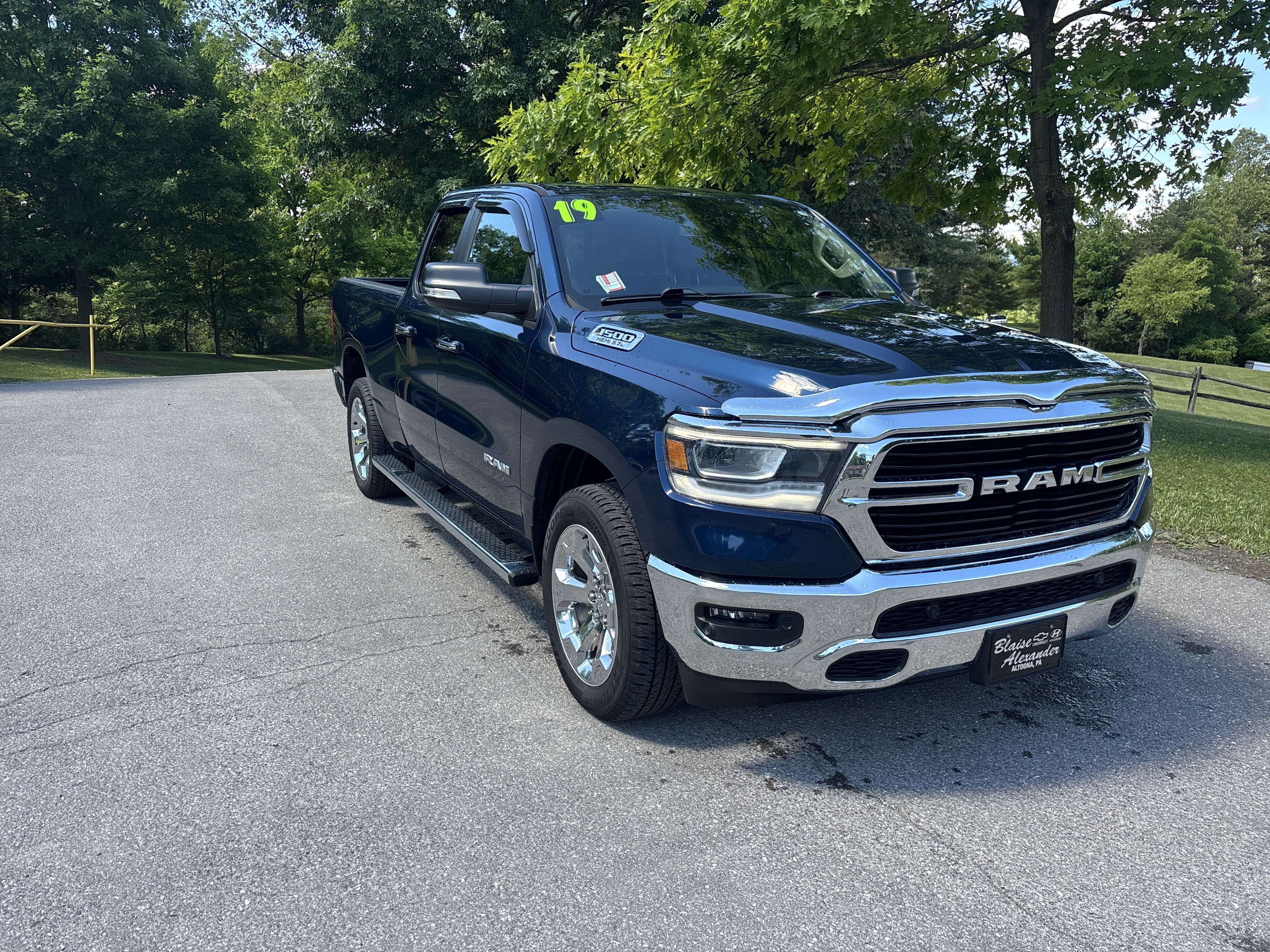 2019 RAM 1500 Big Horn/Lone Star in Patriot Blue Pearlcoat — front three-quarter view