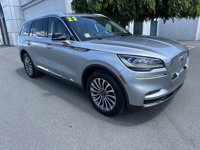 2022 Lincoln Aviator Standard AWD in Silver Radiance Metallic Clearcoat — front three-quarter view