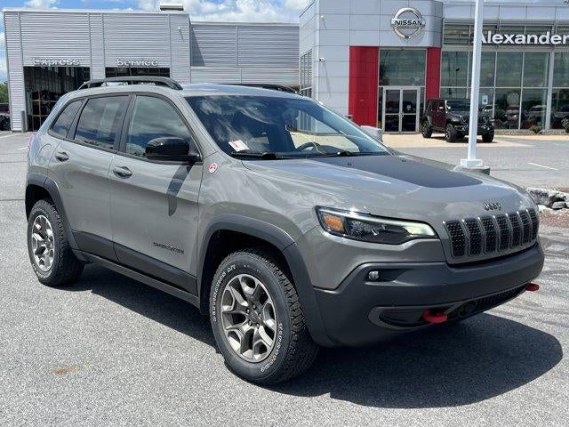 2022 Jeep Cherokee Trailhawk 4x4 in Sting-Gray Clearcoat — front three-quarter view